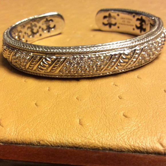 Judith Ripka Jewelry - Judith Ripka Small Hinged Bangle